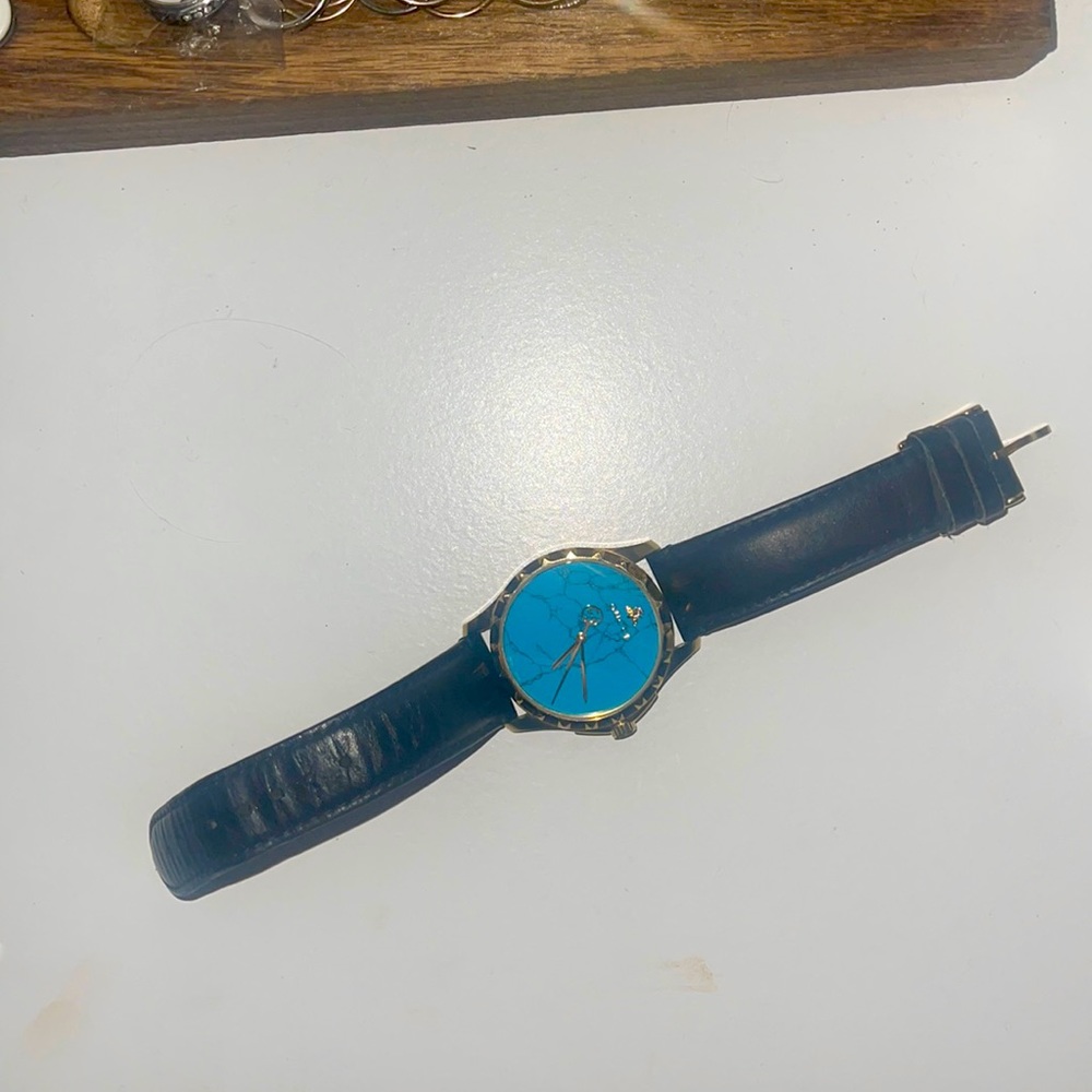 Gucci Mens G-Timeless 400 Leather Strap